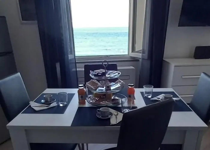 Due Finestre Sul Mare בוליאסקו